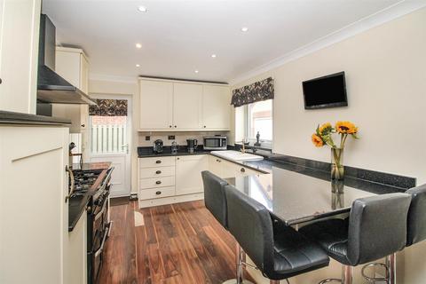47 Sorrin Close, Idle, Bradford, BD10 8QF