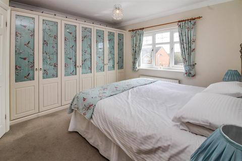 47 Sorrin Close, Idle, Bradford, BD10 8QF