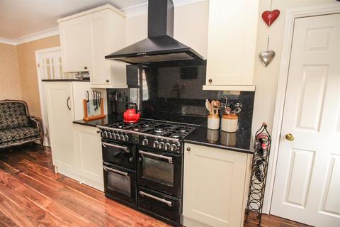 47 Sorrin Close, Idle, Bradford, BD10 8QF