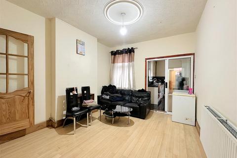 3 bedroom terraced house for sale - Harewood Street, Leicester LE5