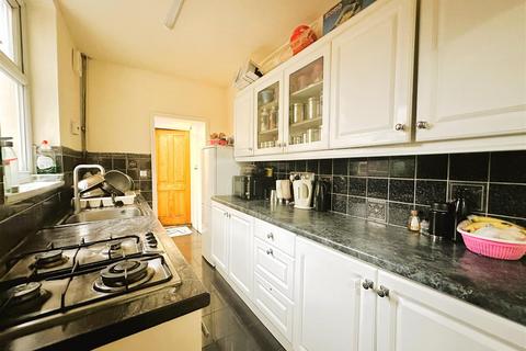 3 bedroom terraced house for sale, Harewood Street, Leicester LE5