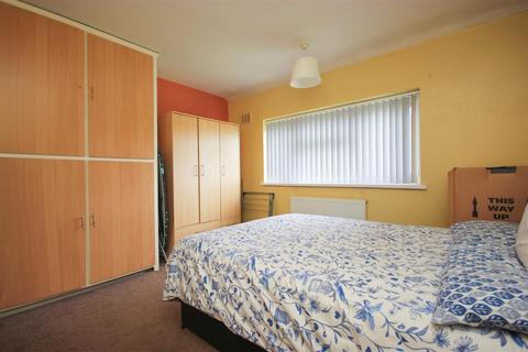 3 bedroom semi-detached house for sale, Windsor Road, Wellingborough NN8