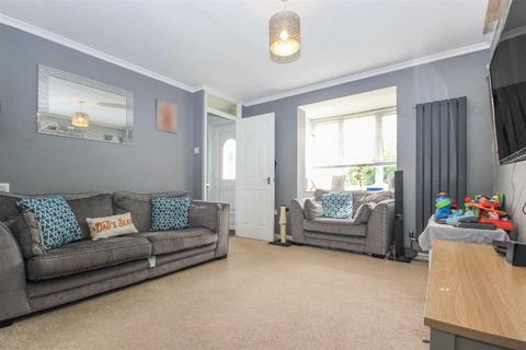 3 bedroom terraced house for sale, Senwick Drive, Wellingborough NN8