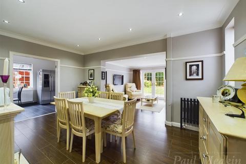 225 Farley Road, South Croydon, CR2 7NQ