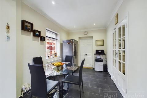 225 Farley Road, South Croydon, CR2 7NQ