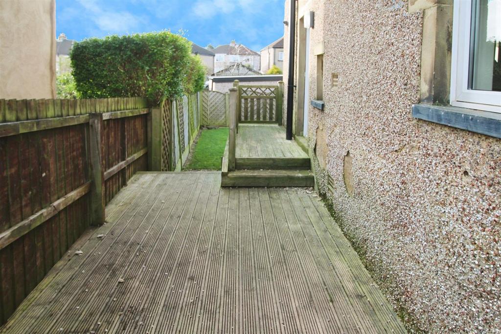 Side Decking Area