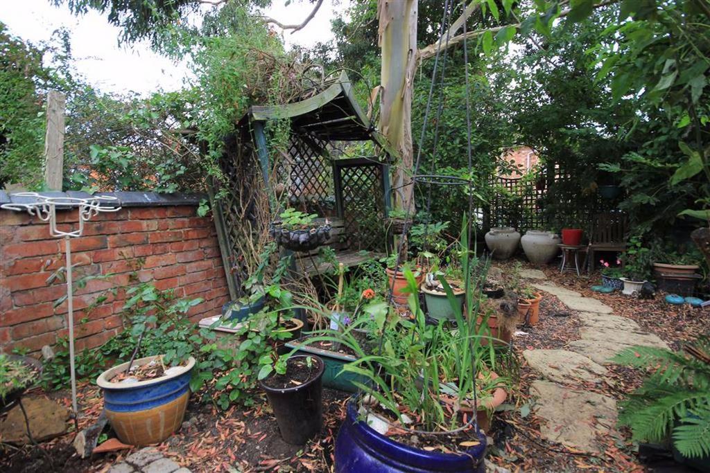 Westfield Road, Wellingborough NN8 3 bed terraced house for sale £169,950