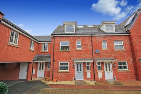 4 bedroom townhouse for sale, Dee Close, Rushden NN10