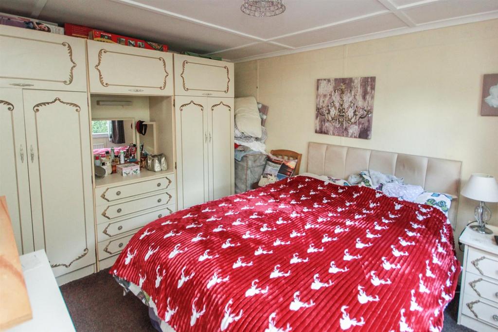 Wilby Park, Wellingborough NN8 1 bed detached bungalow for sale £90,000