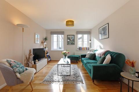 1 bedroom apartment for sale, Vestry Mews, London, SE5