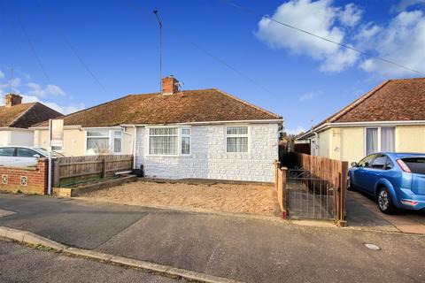 2 bedroom semi-detached bungalow for sale, St. Margarets Avenue, Rushden NN10