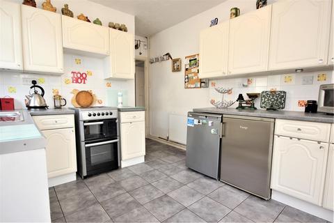 2 bedroom semi-detached bungalow for sale, St. Margarets Avenue, Rushden NN10