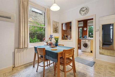 31 Compton Crescent, London, W4 3JA