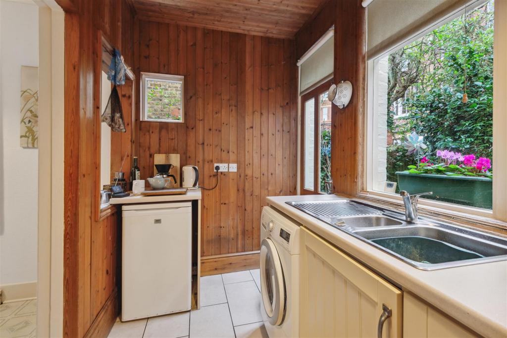 Compton Crescent, W4 - FOR SALE