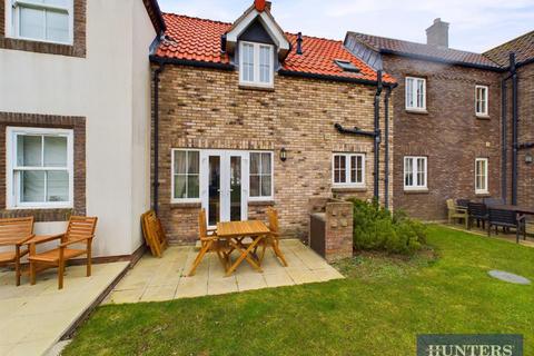 2 bedroom cottage for sale, The Parade, Filey