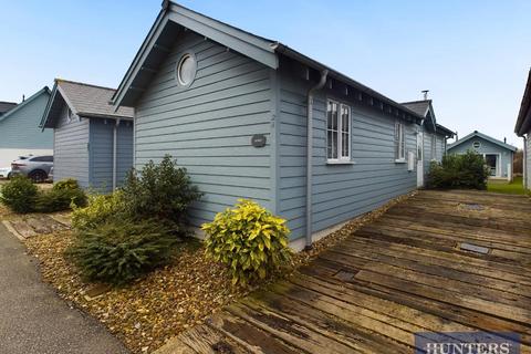 2 bedroom lodge for sale, Calvert Croft, Filey