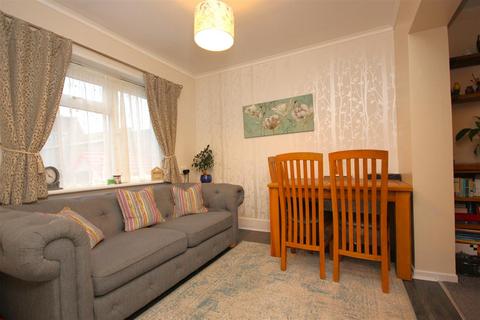 3 bedroom semi-detached house for sale, Gloucester Crescent, Rushden NN10