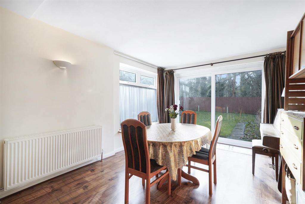 32 Woodland Rise - 4 H9 Gt52 Q35xw DNj9ty BW.jpg