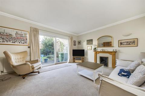 1 Heracles Close, Park Street, St Albans, AL2 2JN