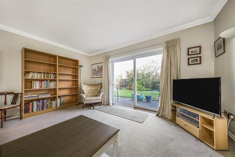 1 Heracles Close, Park Street, St Albans, AL2 2JN