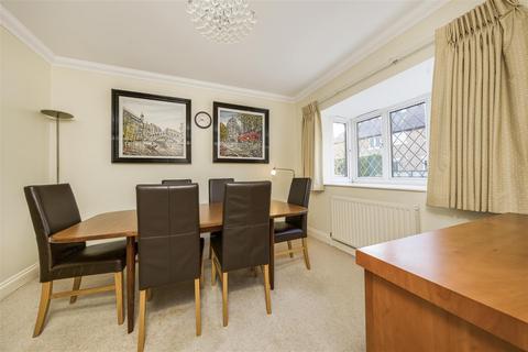 1 Heracles Close, Park Street, St Albans, AL2 2JN