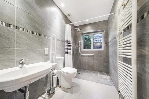 1 Heracles Close, Park Street, St Albans, AL2 2JN