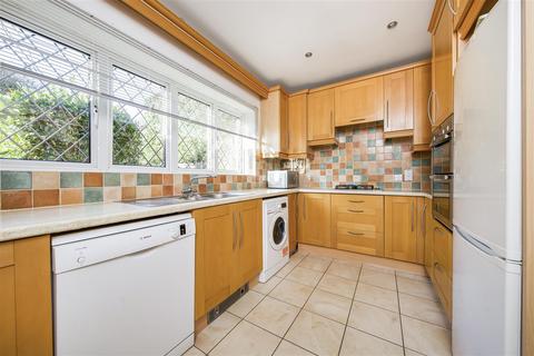 1 Heracles Close, Park Street, St Albans, AL2 2JN