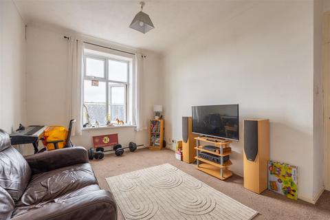 1 bedroom flat for sale, SWEYNE AVENUE, Southend-On-Sea