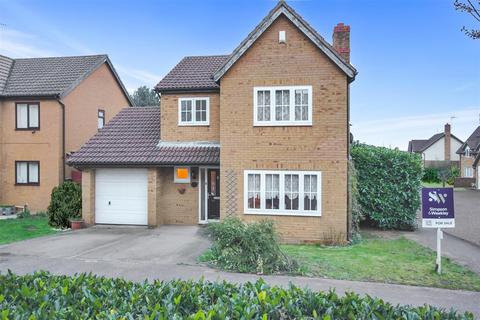 3 bedroom detached house for sale, Chatsworth Drive, Wellingborough NN8
