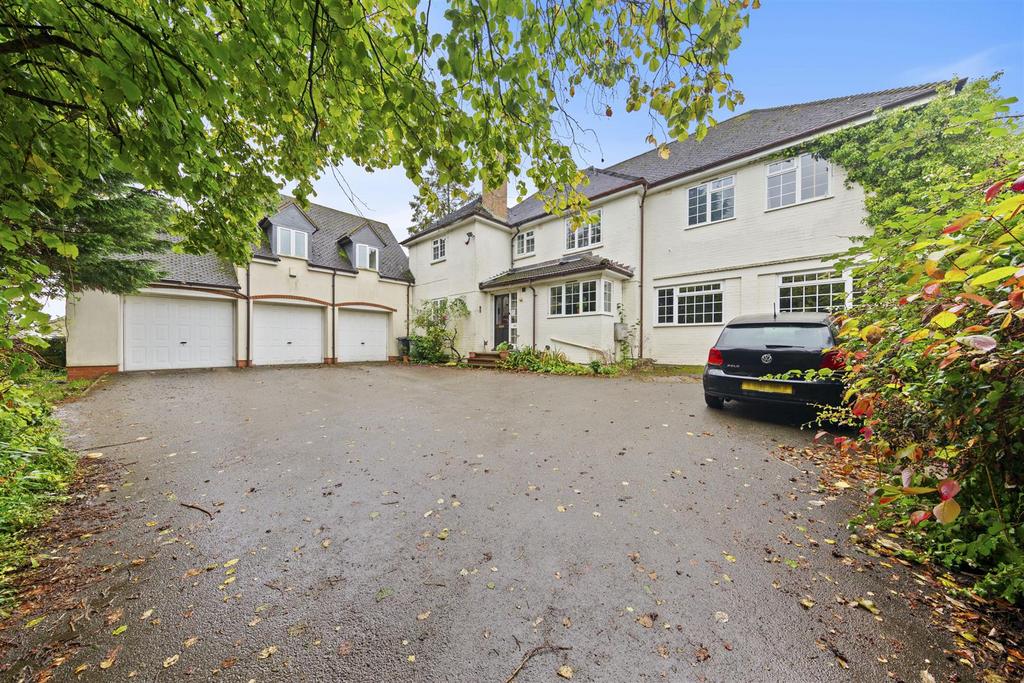 High Street, Irchester NN29 5 bed detached house for sale £735,000