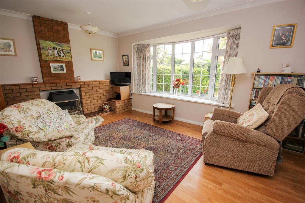 Silverdale Grove, Rushden NN10 2 bed semidetached house for sale £