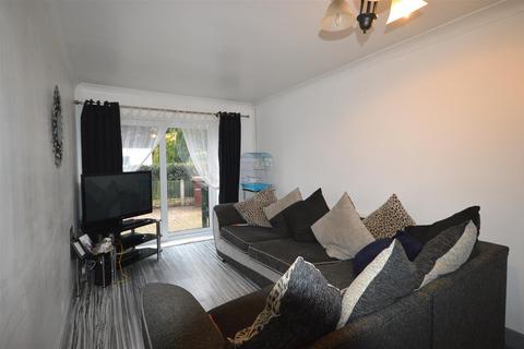 60 Austin Road, Castleford, WF10 3NW