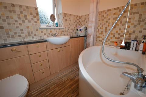60 Austin Road, Castleford, WF10 3NW