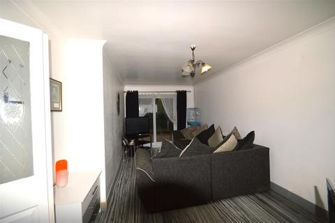 60 Austin Road, Castleford, WF10 3NW