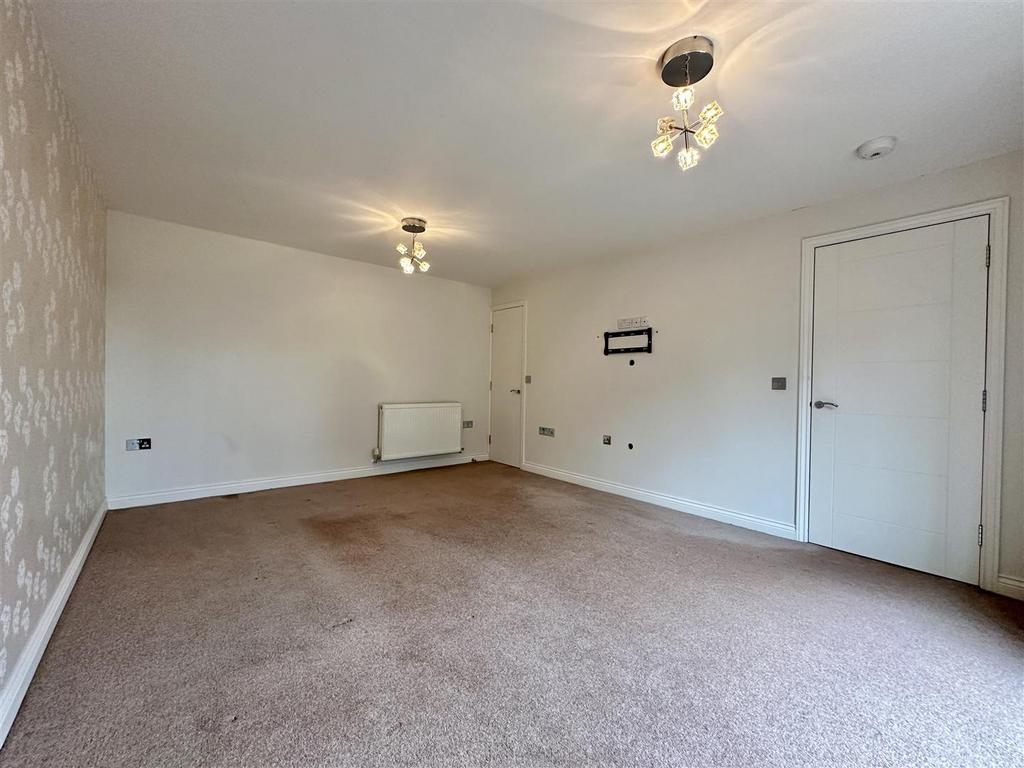 Southfield Road, Hinckley 3 bed detached house for sale £240,000