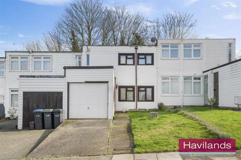 2 bedroom house for sale, Gatward Close, Winchmore Hill - CHAIN FREE