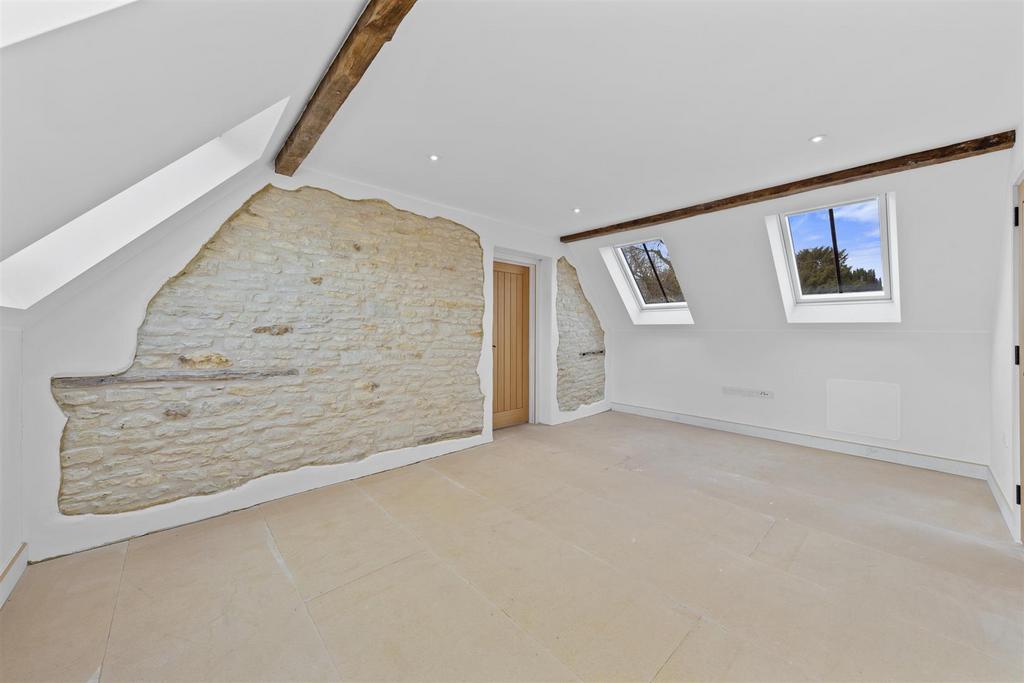 Master Bedroom.jpg