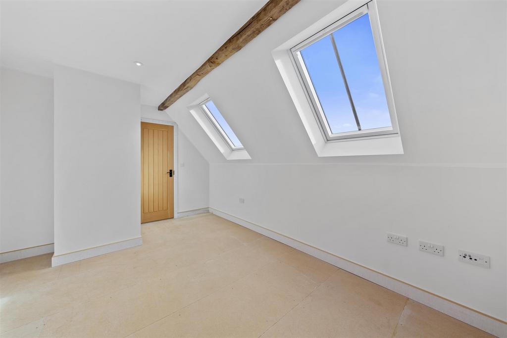 Bedroom 4.jpg