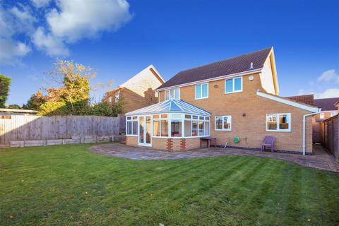 4 bedroom detached house for sale, Carmarthen Way, Rushden NN10