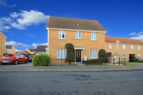 3 bedroom detached house for sale, Vicarage Road, Rushden NN10