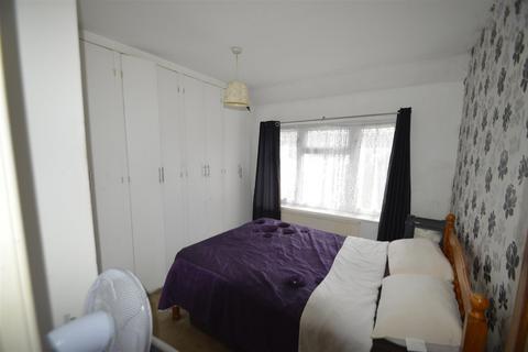 1 bedroom maisonette for sale, Ivinghoe Road, Dagenham