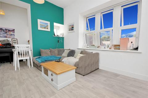 1 bedroom flat for sale, The Drive, Rushden NN10