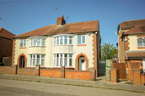 4 bedroom semi-detached house for sale - Talbot Road, Rushden NN10