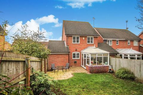 27 Betjeman Close, Higham Ferrers, Rushden, NN10 8NR