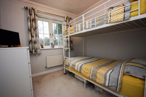 27 Betjeman Close, Higham Ferrers, Rushden, NN10 8NR