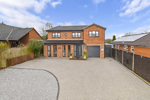 6 bedroom detached house for sale - Russell Way, Higham Ferrers NN10