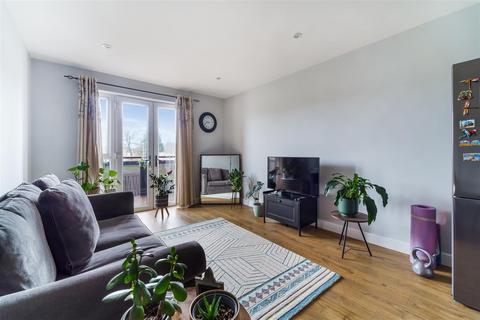 Flat 3, Venice House Aventine Avenue, Mitcham, CR4 1GB