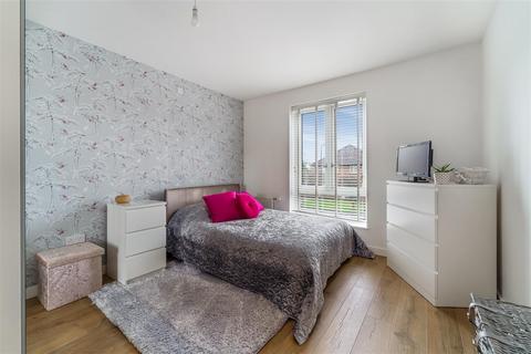 Flat 3, Venice House Aventine Avenue, Mitcham, CR4 1GB