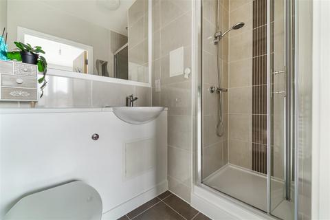 Flat 3, Venice House Aventine Avenue, Mitcham, CR4 1GB