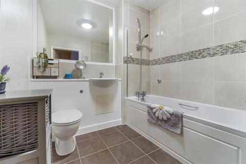 Flat 3, Venice House Aventine Avenue, Mitcham, CR4 1GB